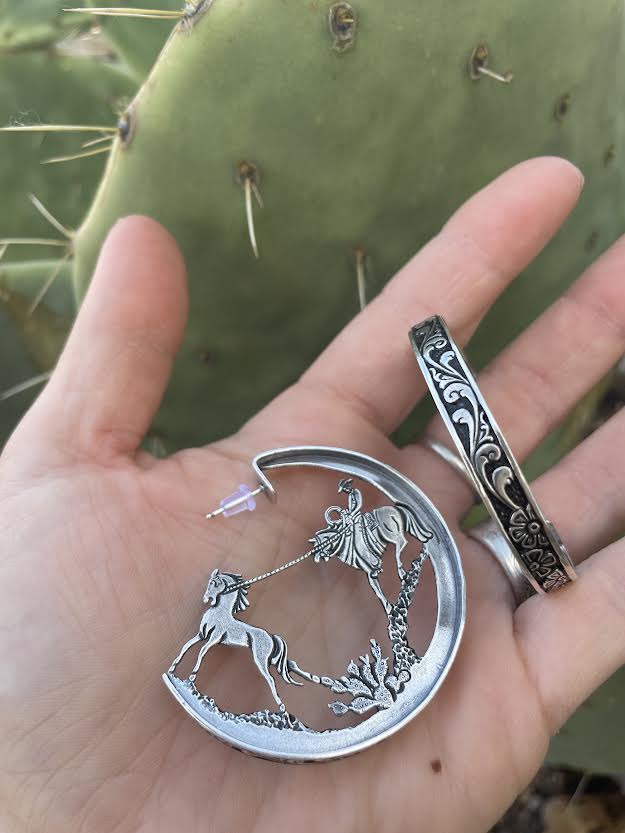 3-D Mustang Roping Earrings