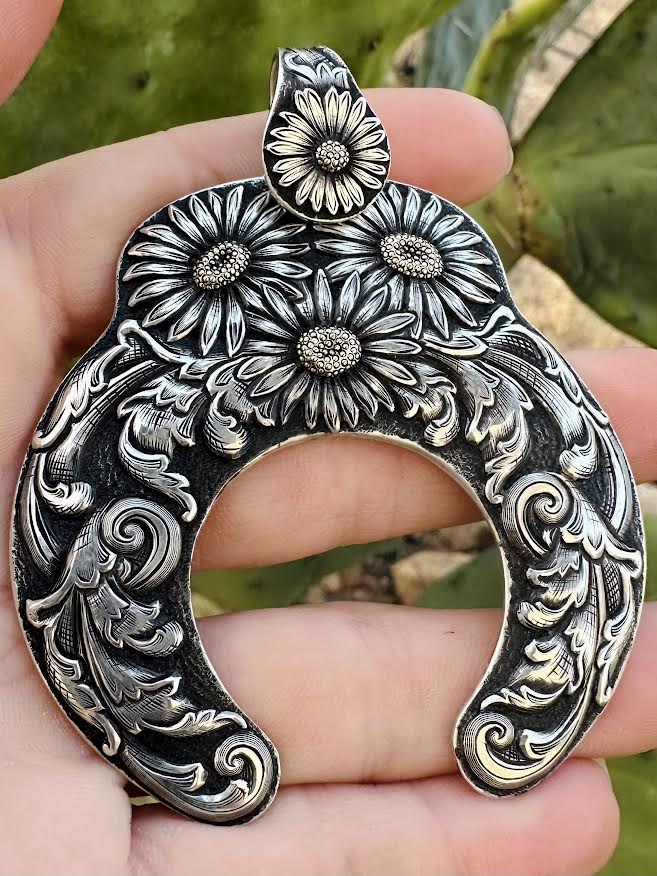 Naja Pendant