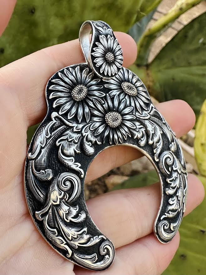 Naja Pendant