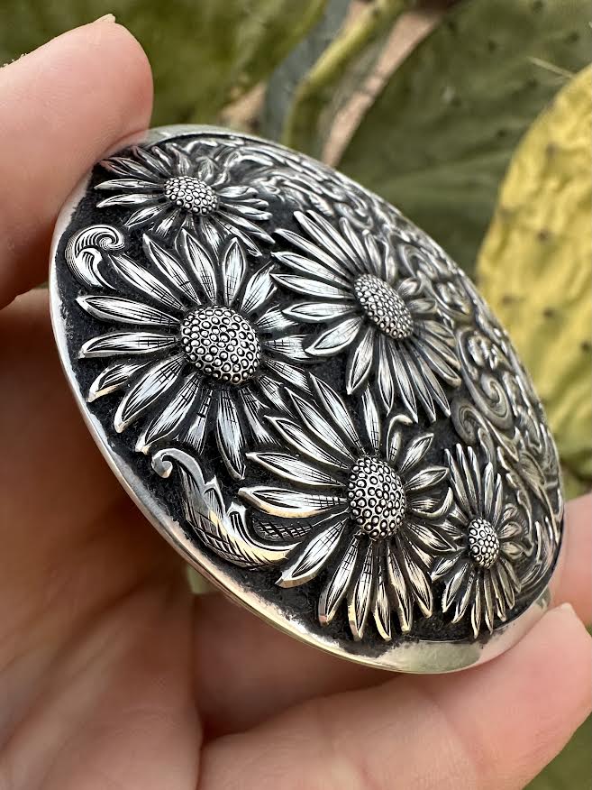 5 Flower Overlaid Buckle