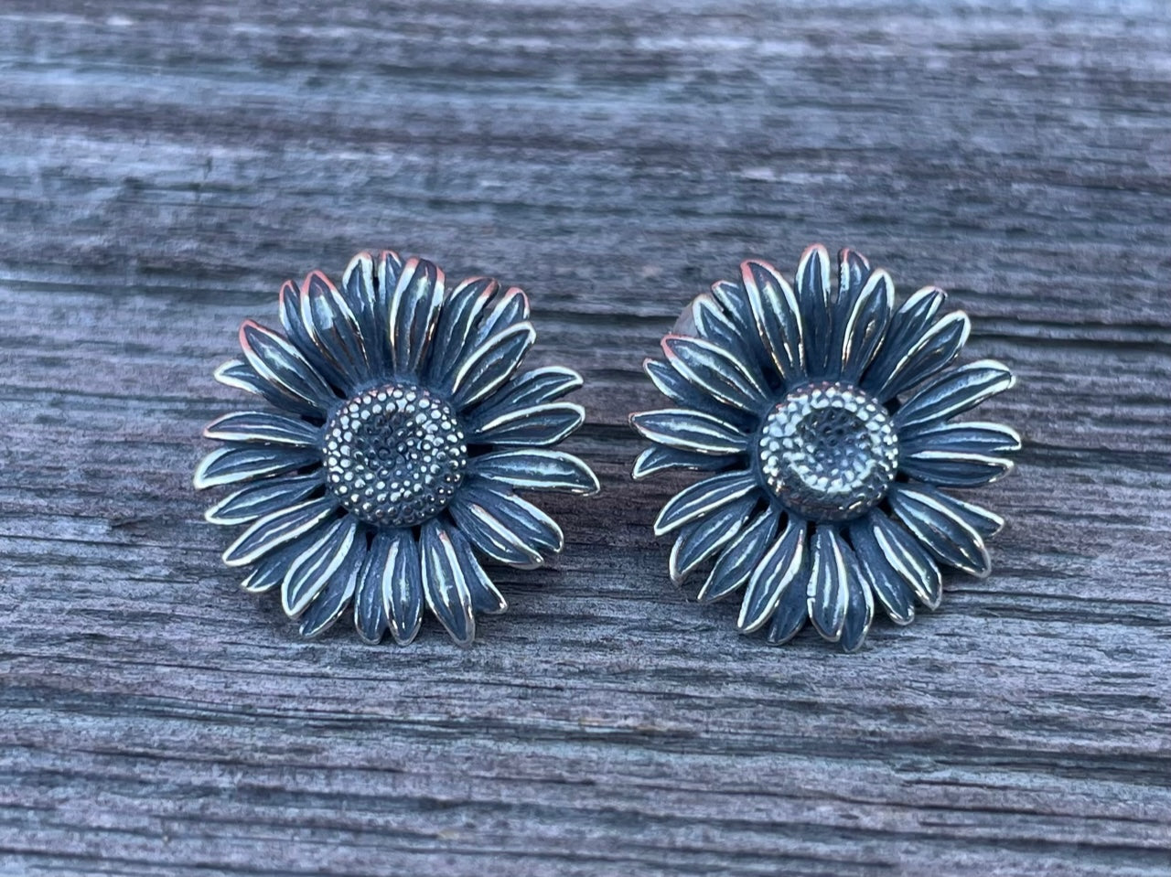 Small Daisy Flower Earrings