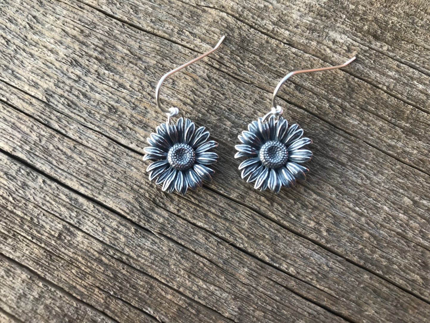 Small Daisy Flower Earrings