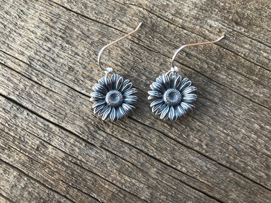 Small Daisy Flower Earrings